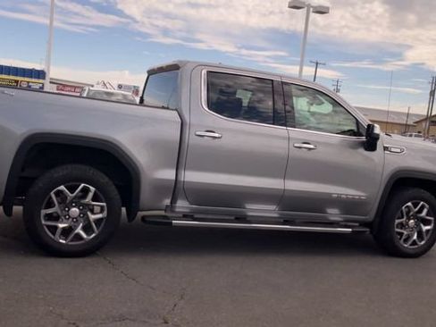 Used 2023 GMC Sierra 1500 SLT AWD/4WD image 2