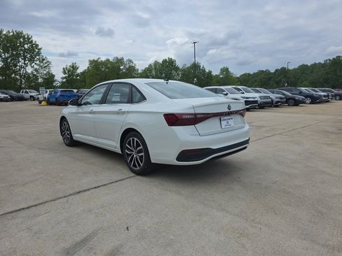 New 2026 Volkswagen Jetta SE FWD image 3