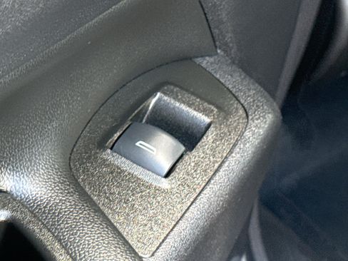 Used 2023 Chevrolet Equinox LT AWD/4WD image 30