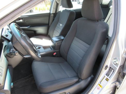 Used 2017 Toyota Camry LE FWD image 20