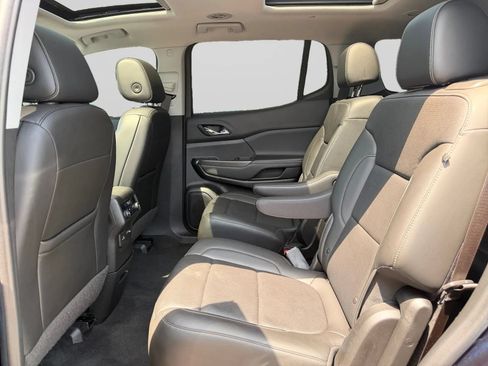 Used 2021 GMC Acadia SLT w/ LPO, Floor Liner Package FWD image 25