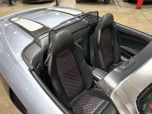 Used 2018 Audi R8 V10 w/ Carbon Exterior Package AWD/4WD image 18