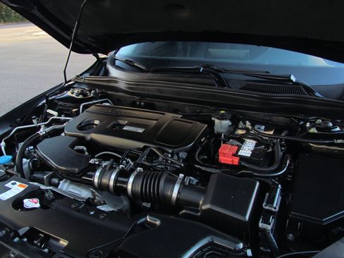 Used 2018 Honda Accord Touring image 36