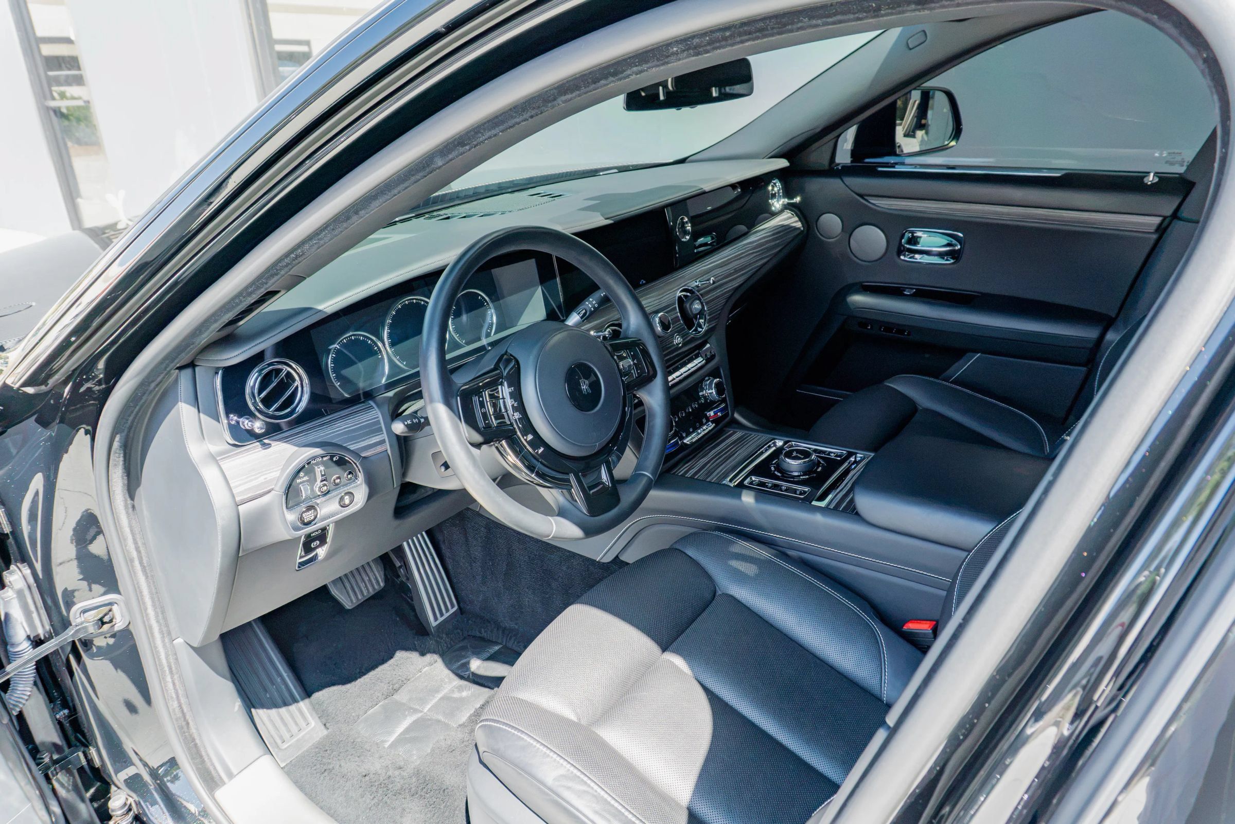 Used 2021 Rolls-Royce Ghost AWD/4WD image 55