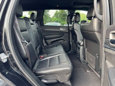 Used 2020 Jeep Grand Cherokee Limited AWD/4WD image 18