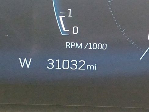Used 2025 Cadillac XT4 Premium Luxury FWD image 25