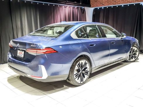 Used 2024 BMW 530i xDrive w/ Premium Package image 10