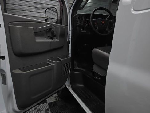 Used 2018 GMC Savana 2500 w/ Driver Convenience Package RWD image 27