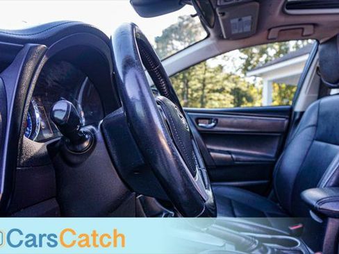 Used 2018 Toyota Corolla XLE image 33