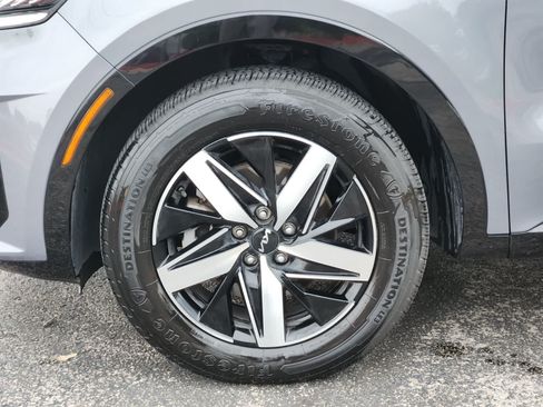 Used 2022 Kia Sorento S FWD image 9