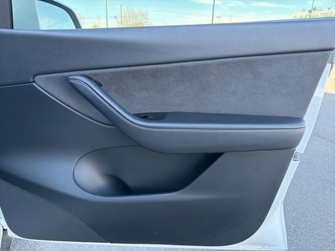 Used 2020 Tesla Model Y Performance image 10