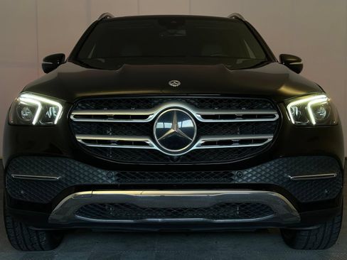 Used 2023 Mercedes-Benz GLE 350 w/ Premium Package image 3