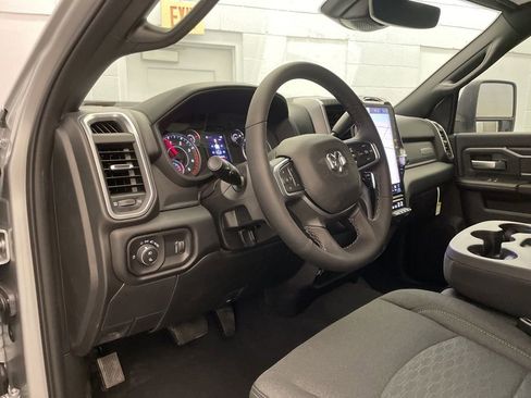 New 2026 RAM 3500 Big Horn AWD/4WD image 18