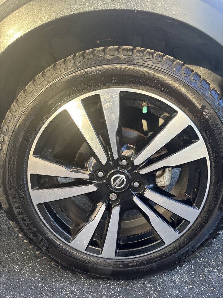 Used 2020 Nissan Kicks SV FWD image 22