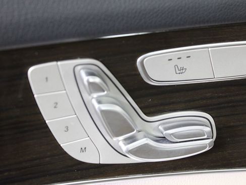 Used 2022 Mercedes-Benz GLC 300 image 22