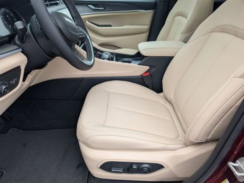 New 2026 Jeep Grand Cherokee Limited image 13