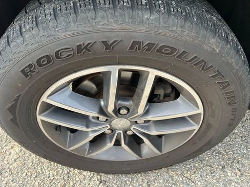 Used 2018 Jeep Grand Cherokee Limited image 30