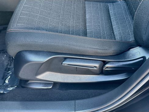 Certified 2025 Honda HR-V Sport image 17
