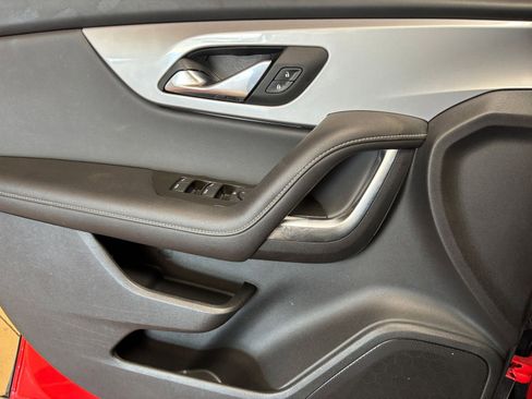 Used 2025 Chevrolet Blazer LT image 18