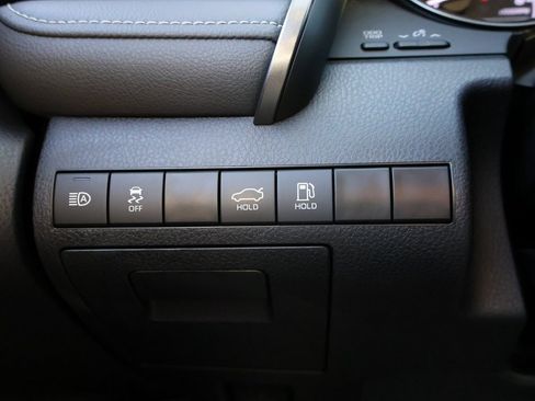 Used 2024 Toyota Camry SE image 30