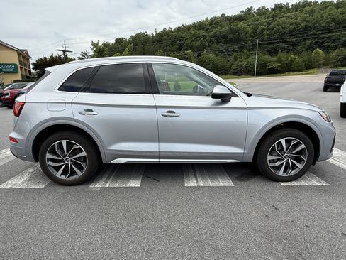 Used 2021 Audi Q5 2.0T Premium w/ Convenience Package AWD/4WD image 4