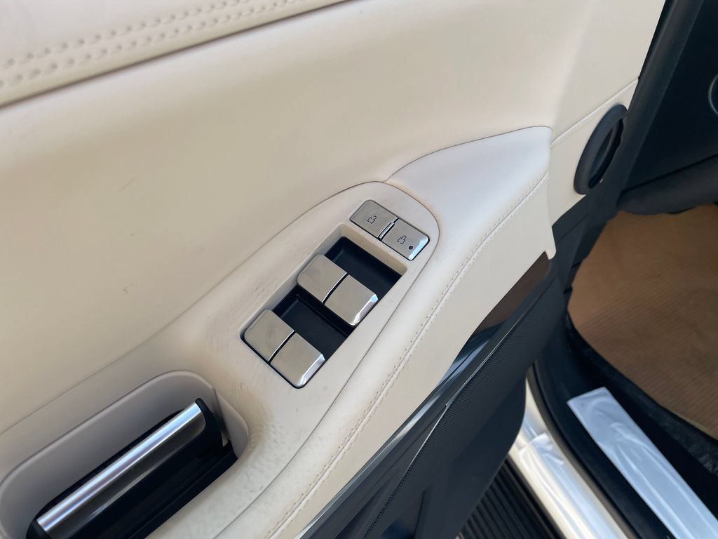 New 2027 Lincoln Navigator Premiere AWD/4WD image 11