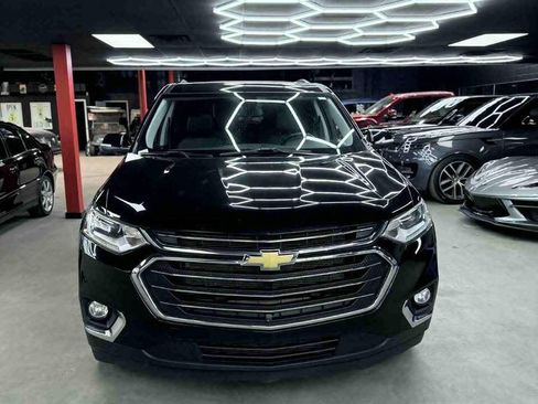Used 2021 Chevrolet Traverse LT w/ LT Premium Package FWD image 2