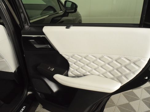 Used 2024 Mitsubishi Outlander SEL image 43