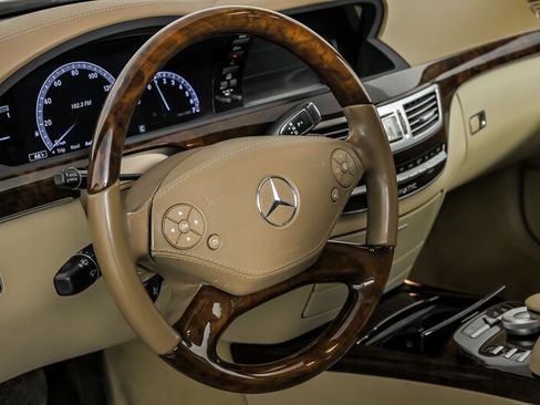 Used 2010 Mercedes-Benz S 550 4MATIC image 21