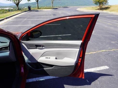 Used 2020 Hyundai Elantra Value Edition image 20