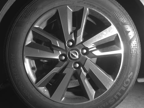 Used 2025 Nissan Versa SV FWD image 12