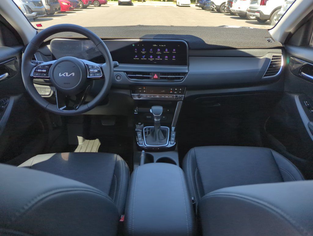 Used 2026 Kia Seltos EX FWD image 15