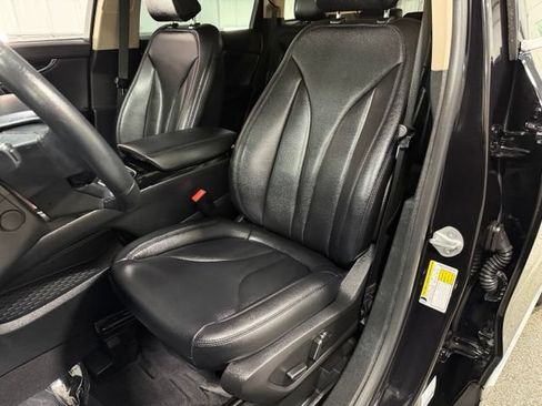 Used 2023 Lincoln Nautilus AWD w/ Premium Package image 22