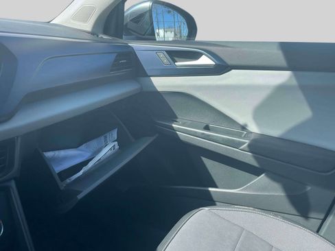 Used 2022 Volkswagen Taos SE w/ IQ.Drive SE Package image 33