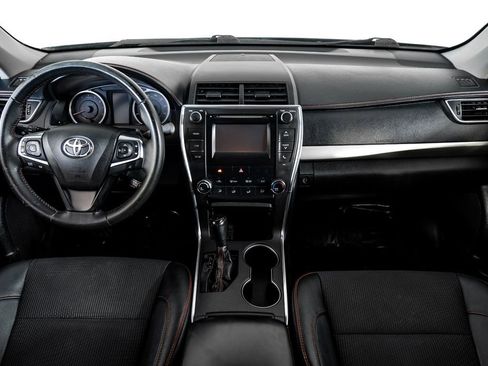 Used 2017 Toyota Camry SE FWD image 10