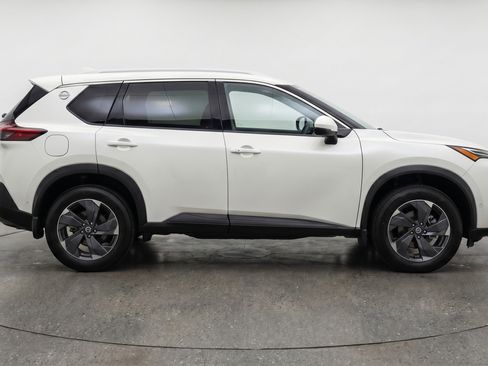 Used 2025 Nissan Rogue SV AWD/4WD image 11