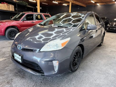 Used 2014 Toyota Prius Four w/ Solar Roof Package image 4
