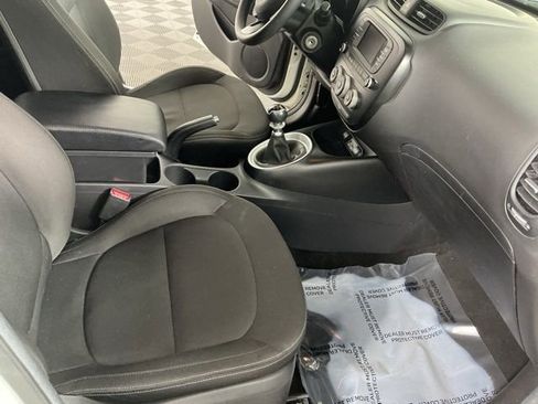 Used 2018 Kia Soul FWD image 14