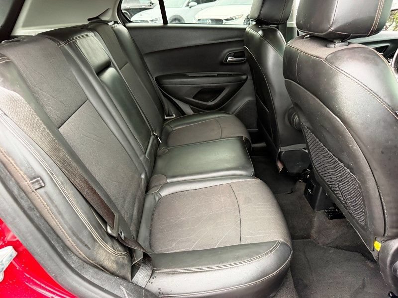 Used 2020 Chevrolet Trax LT w/ LT Convenience Package FWD image 15