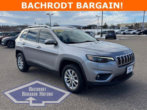 Used 2019 Jeep Cherokee Latitude w/ Cold Weather Group image 1