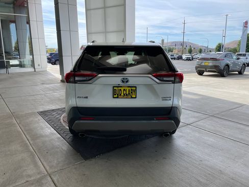 Used 2019 Toyota RAV4 Limited AWD/4WD image 4