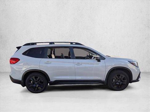 Used 2023 Subaru Ascent Onyx Edition AWD/4WD image 4