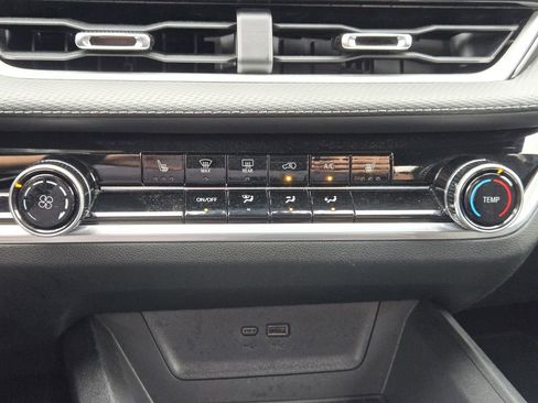 Used 2025 Chevrolet Equinox LT image 15