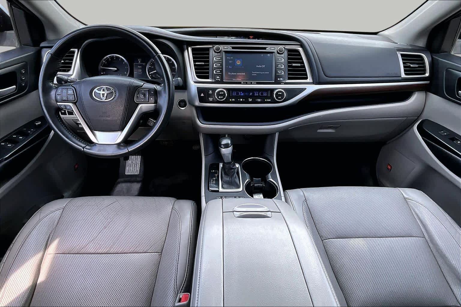 Used 2016 Toyota Highlander Limited FWD image 15