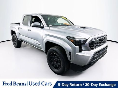 Used 2025 Toyota Tacoma TRD Sport w/ TRD Sport Upgrade Package AWD/4WD image 31