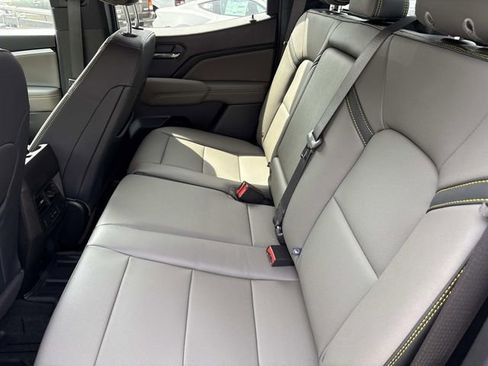 Used 2026 Chevrolet Colorado ZR2 w/ Technology Package AWD/4WD image 17