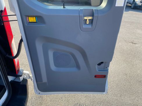 Used 2016 Ford Transit 150 XL RWD image 30