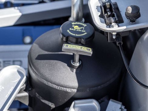 Used 2005 Ford GT image 31