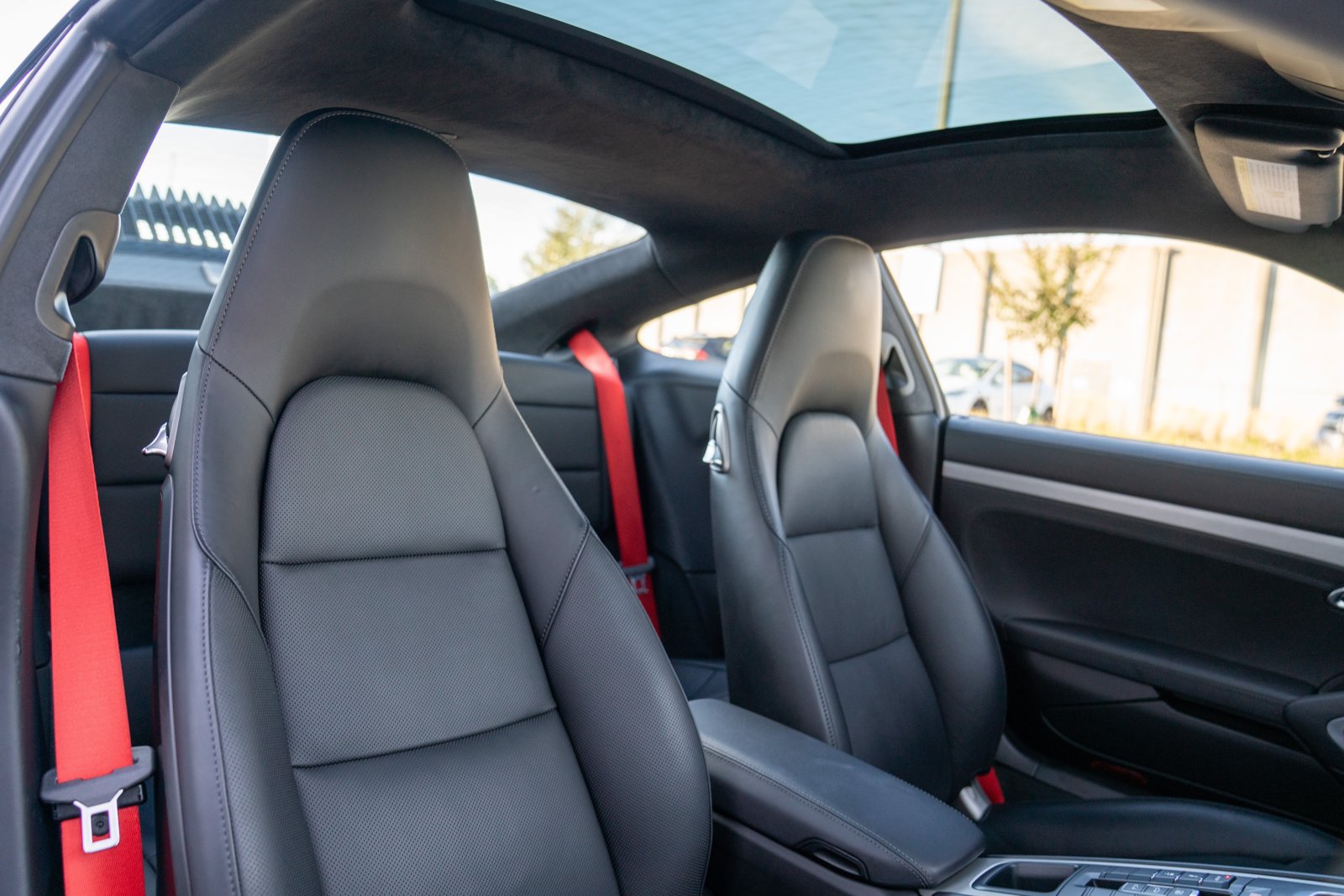 Certified 2018 Porsche 911 Carrera RWD image 26