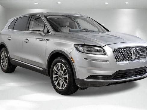 Used 2023 Lincoln Nautilus Reserve image 8